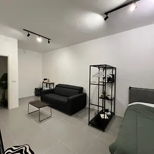 12 Milano